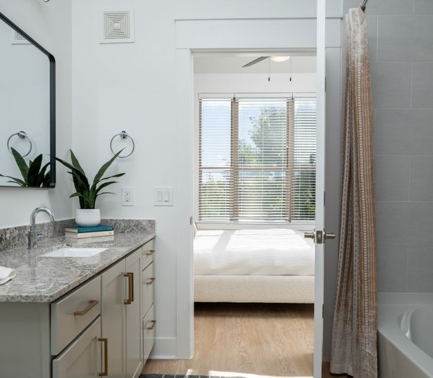 Strata Apartments - Upscale baths - Lower Greenville Apartments for rent