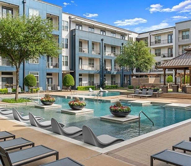 Strata Apartments - Pool area and tanning island - Knox-Henderson Apartments