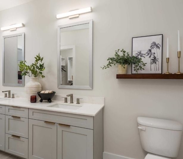 Apartments near Westshore Marina District - The Residence Peninsula - Baths