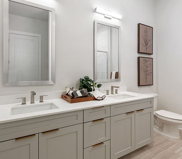 Apartments near Westshore Marina District - The Residence Peninsula - Baths