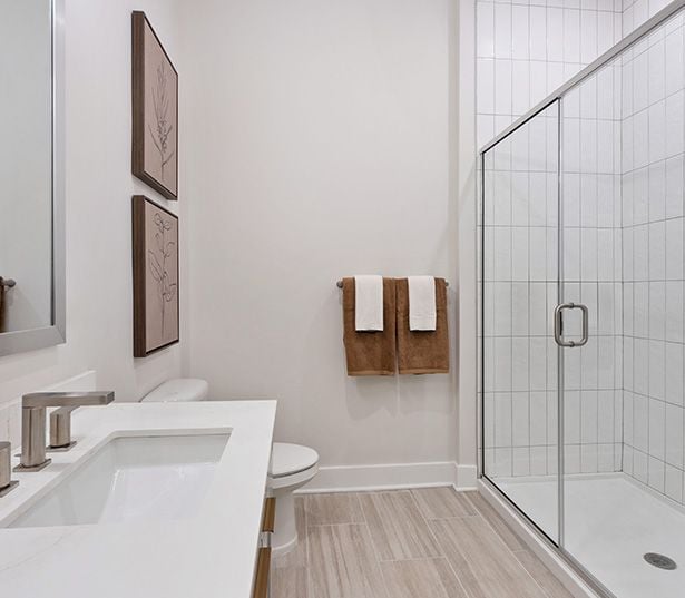 Pet Friendly Apartments in Tampa, FL - The Residence Peninsula Apartments - Showers