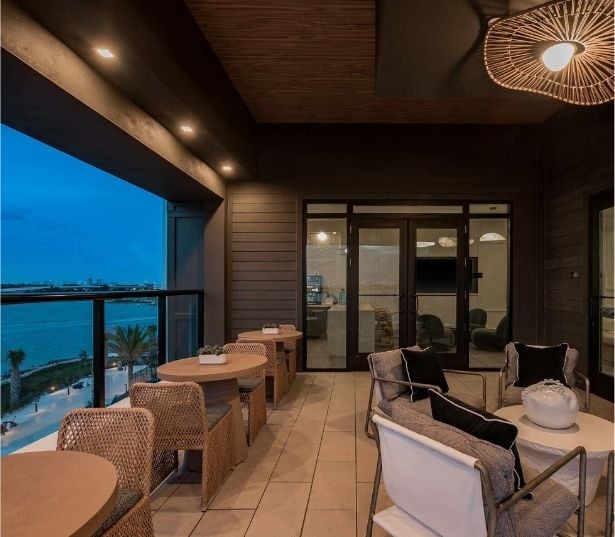 Apartments near Westshore Marina District - The Residence Peninsula - Social Space