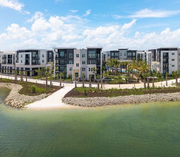 Waterfront Apartments in Tampa, FL - The Residence Peninsula