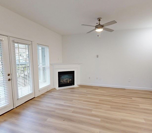 The Lodge at Redmond Ridge Townhomes - Living Room
