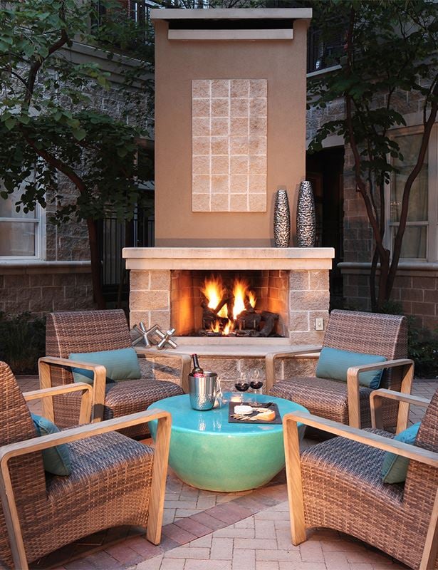 Museum District apartments for rent - The Boulevard pool deck
