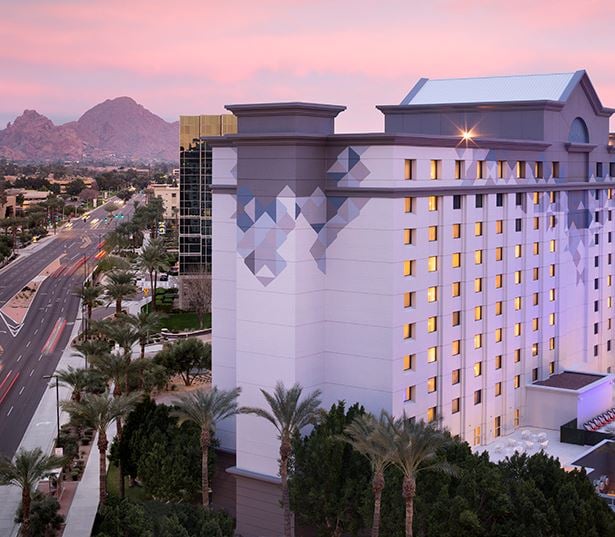 New apartments phoenix az - District at Biltmore Short walk to new The Camby Hotel