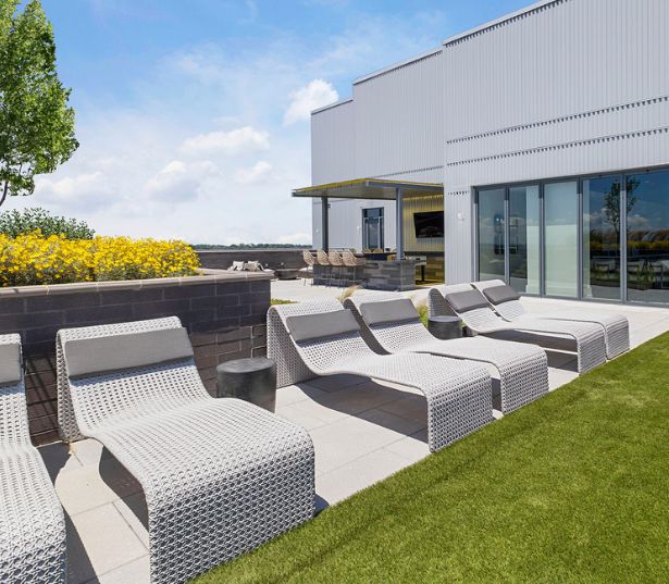 Bethesda, MD Apartments for Rent - The Camille Apartments Bethesda - Outdoor Bar