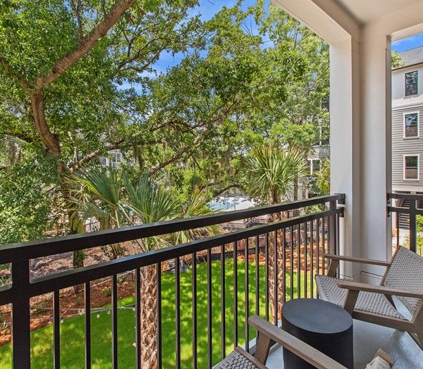 The Henslow Daniel Island - private patios and balconies - Charleston, SC Apartments