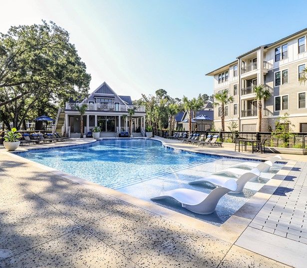 The Henslow Daniel Island - swimming pool - Charleston, SC Apartments