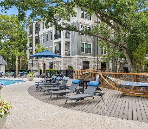The Henslow Daniel Island - Outdoor amenities - Charleston SC Townhomes