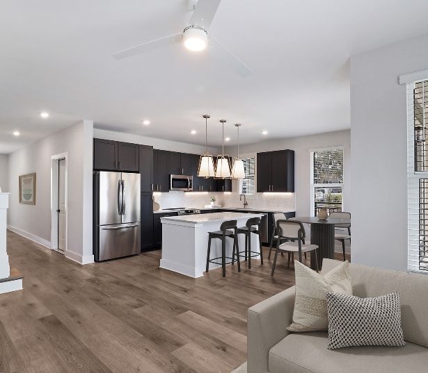 Townhomes in Charleston, SC - The Henslow Daniel Island Townhomes - Kitchen