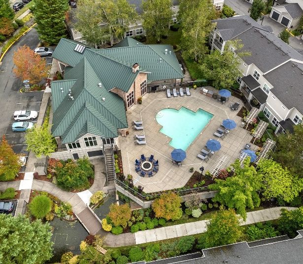 The Lodge at Redmond Ridge Apartments in Redmond - Pool and Clubhouse