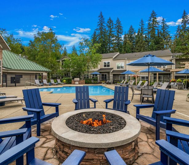 The Lodge at Redmond Ridge apartments near Aerotek - resort-style pool
