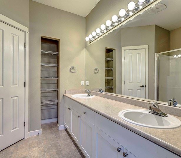 Lake Washington School District apartments - The Lodge at Redmond Ridge Townhome bathrooms
