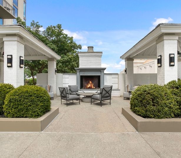 The Residence Buckhead Atlanta apartments for rent in Midtown - Courtyard