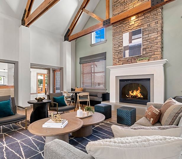 Issaquah Highlands apartments near Microsoft - The Timbers at Issaquah Ridge clubhouse