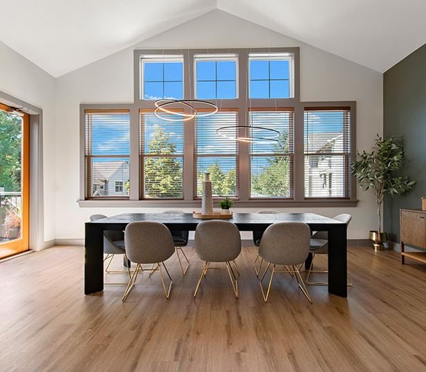 Lake Sammamish State Park apartments - The Timbers at Issaquah Ridge Resident lounge with TV