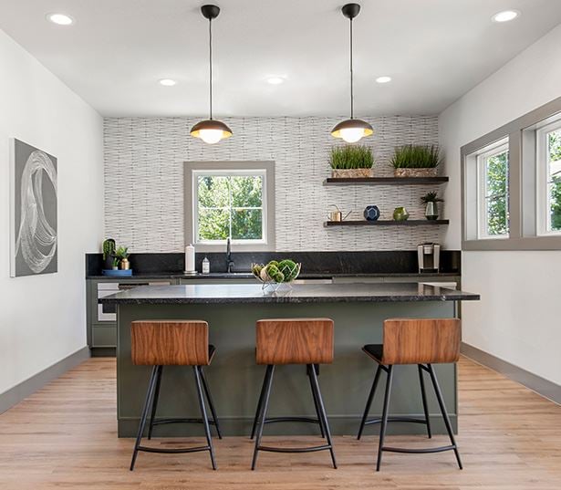 Issaquah apartments - The Timbers at Issaquah Ridge Clubhouse with full service kitchen island