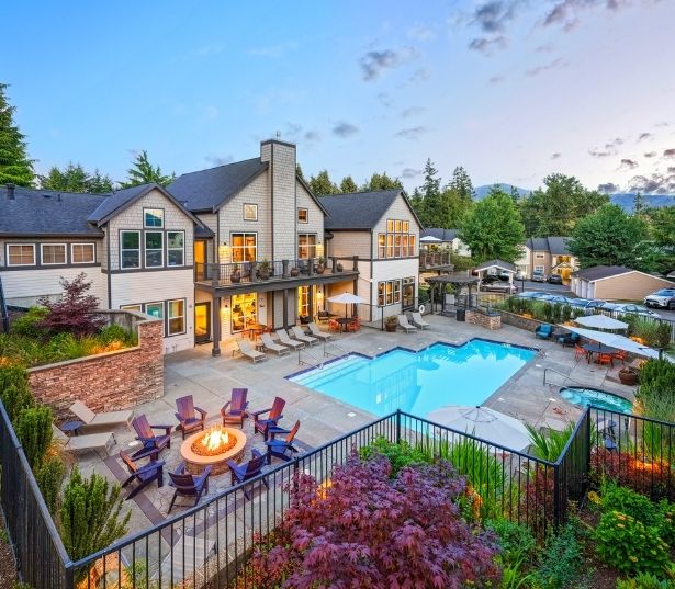 Townhomes in Issaquah, WA - The Timbers at Issaquah Ridge - Pool