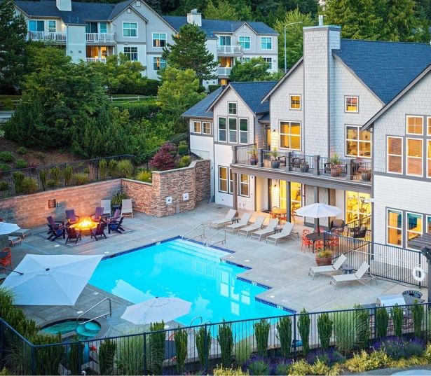 Townhomes in Issaquah, WA - The Timbers at Issaquah Ridge - Pool