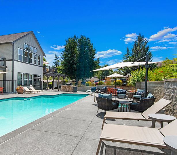 The Timbers at Issaquah Ridge apartments in Issaquah Highlands - Large outdoor swimming pool and spa