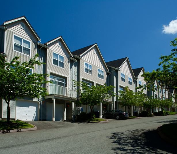 The Timbers at Issaquah Ridge apartments in Gilman - 3 and 4 bedroom townhomes with attached garages