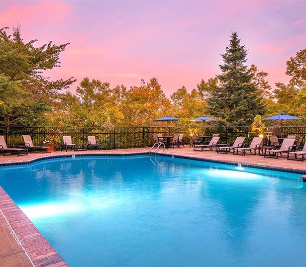  West Linn OR Rentals by Rosemont Ridge Middle School - Cascade Summit - Outdoor spa