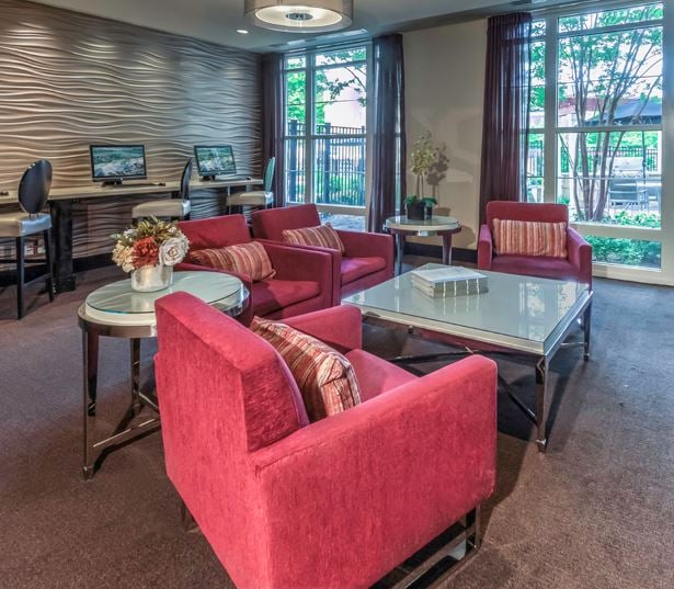 Mclean apartments for rent in VA - The Reserve at Tysons Corner Executive business center