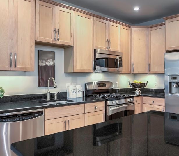 apartments tysons corner - The Reserve at Tysons Corner Stainless steel appliances