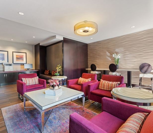 Mclean apartments for rent in VA - The Reserve at Tysons Corner Executive business center