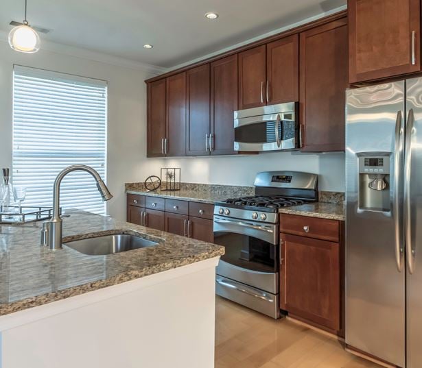 Apartments in Vienna VA near PwC - The Reserve at Tysons Corner two different color schemes 