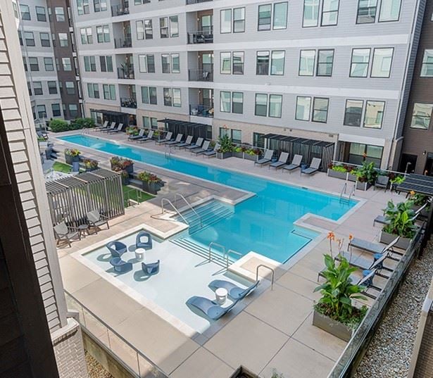Atlanta, GA apartments | Vinings Lofts and Apartments | swimming pool