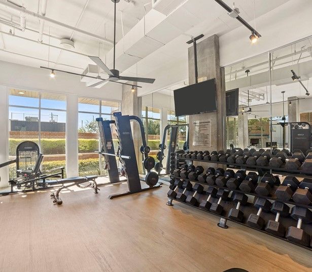 Apartments for rent heights houston - 2125 Yale Fitness Center