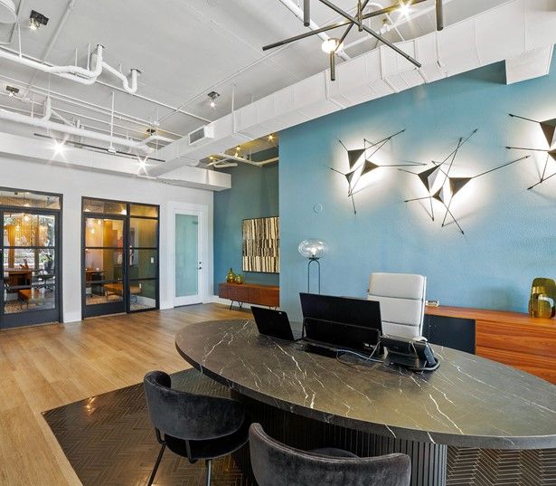 2125 Yale Apartments for Rent in Houston Heights - Leasing Office