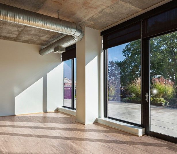 Zoso Flats - Living Room - Clarendon apartments