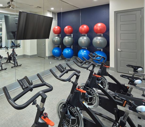 phoenix luxury apartments - District at Biltmore fitness studio