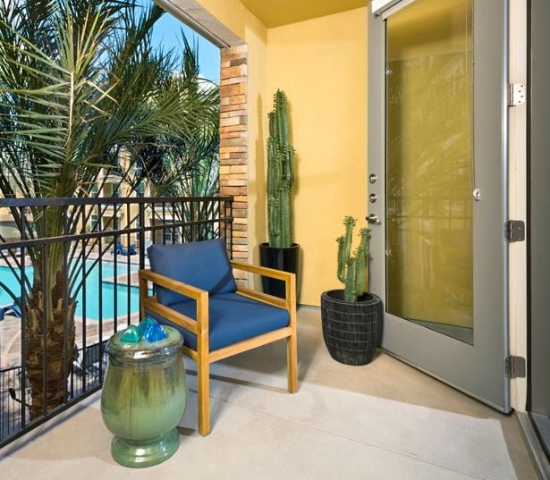 luxury apartments in phoenix - District at Biltmore private balconies