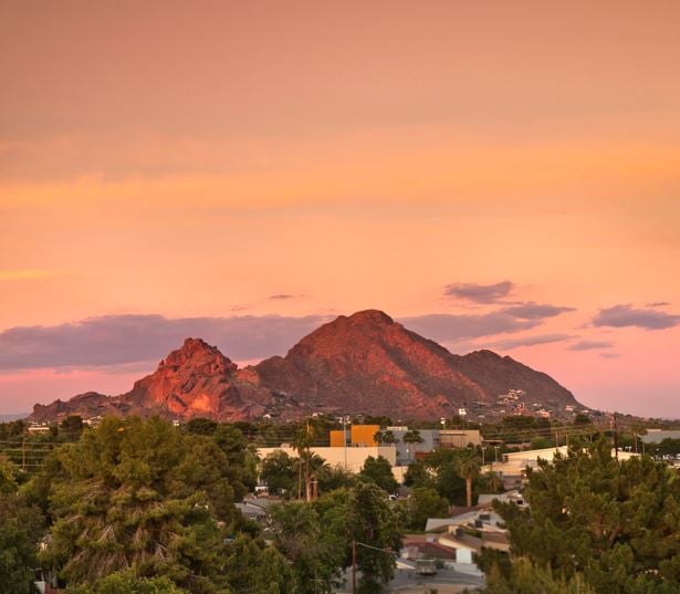 Luxury apartments phoenix - District at Biltmore view