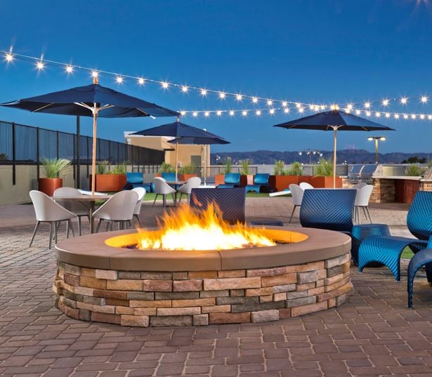 Apartments phoenix az - District at Biltmore rooftop firepit