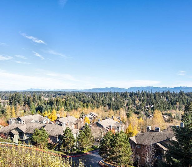 Issaquah Highlands apartments in Sammamish - Boulder Creek Nature trails and majestic mountain views