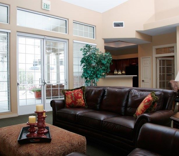 Highland Square Crossing Resident Lounge Denver CO - apartments 80231