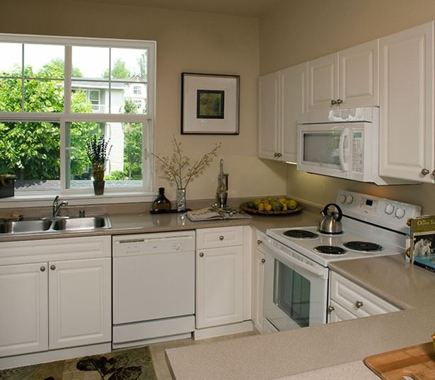 Apartments in Issaquah WA near Microsoft - The Timbers at Issaquah Ridge Classic Apartments