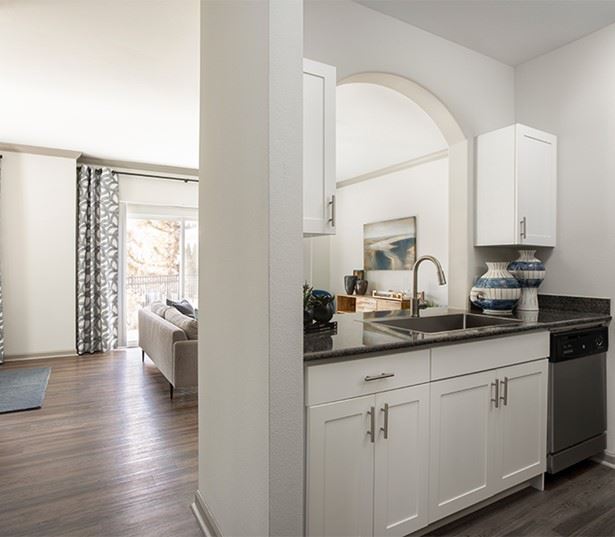 Peabody, MA Apartments - Highlands at Dearborn - Upgraded Kitchen