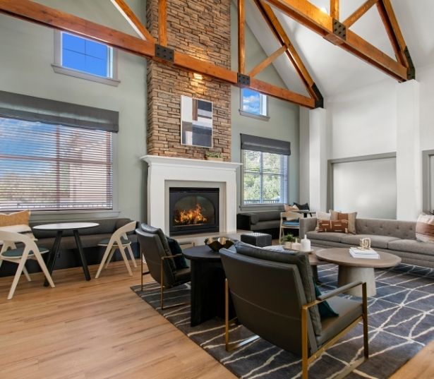 Issaquah apartments - The Timbers at Issaquah Ridge Clubhouse