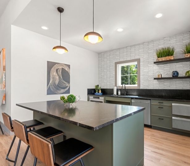 Apartments in Issaquah WA near Siemens - The Timbers at Issaquah Ridge clubhouse kitchen