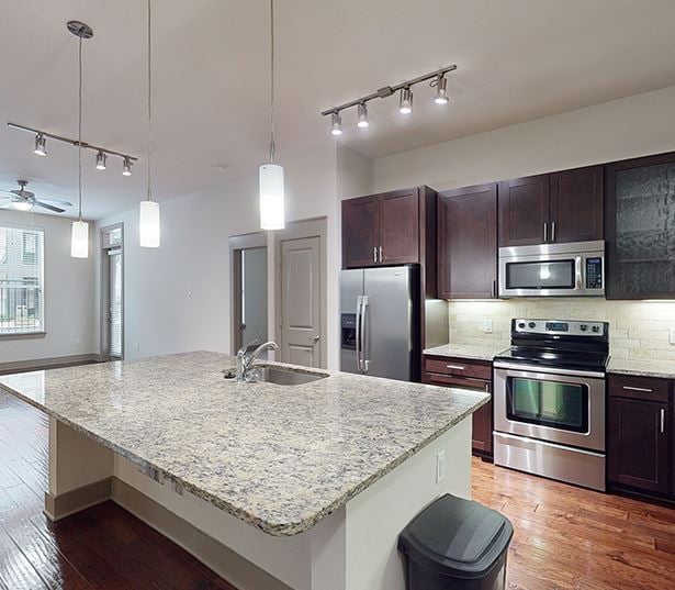Dallas Arts District Apartments - The Icon at Ross - 22F3 Floor Plan Virtual Tour