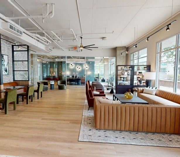 2125 Yale - Houston, TX Apartments - Clubhouse Leasing Lobby