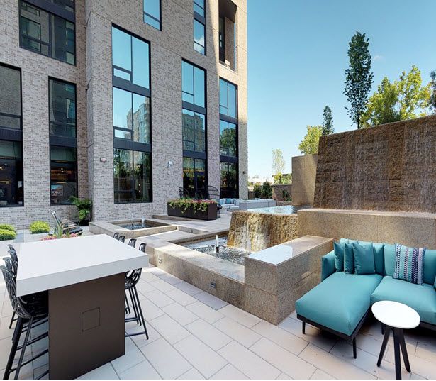 Reston Apartments for rent - Signature Apartments at Reston Town Center - courtyard
