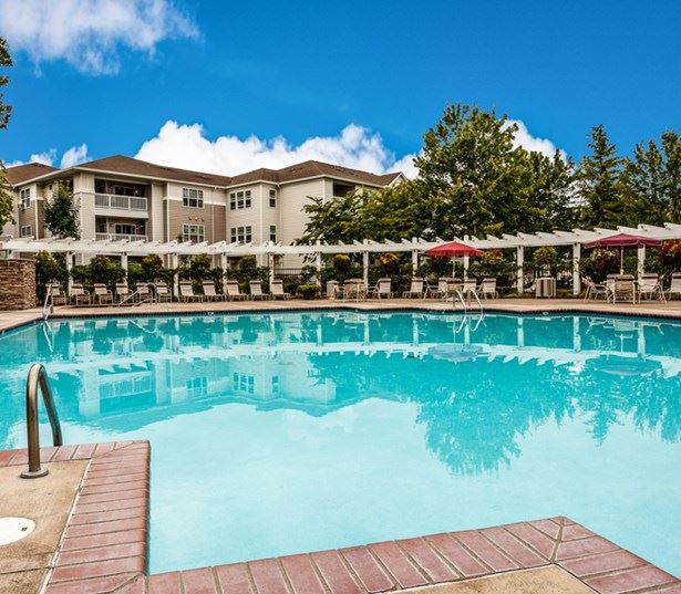 Quatama Crossing - Affordable Apartments in Hillsboro - Pool