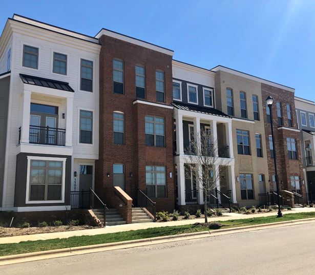 South Charlotte Apartments near Ballantyne - The Links Rea Farms - Townhomes